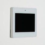 کلید پخش موسیقی دیواری نستک